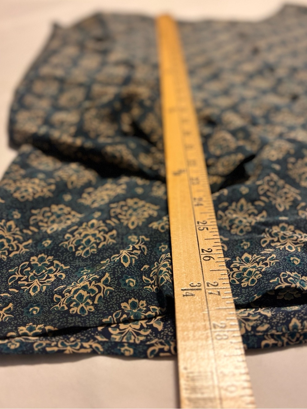 Vintage Nancy Crystal 100% Silk Geometric Button Down Blouse — SZ 12 - Picture 4 of 9